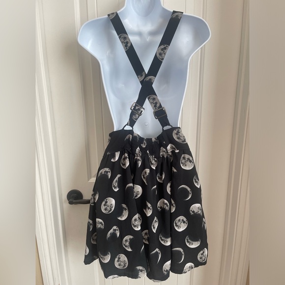 Hot Topic Moon Phase Suspender Skirt w/Wide Waistband & Fabric Buttons, Small - Picture 8 of 9